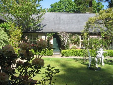 Peacock Cottage - Front view - larger image