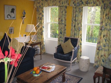 The Garden Suite - Private sitting room... - larger image