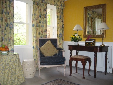 The Garden Suite - ...overlooking the garden - larger image