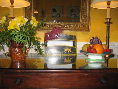 The Garden Suite - Writing table - larger image